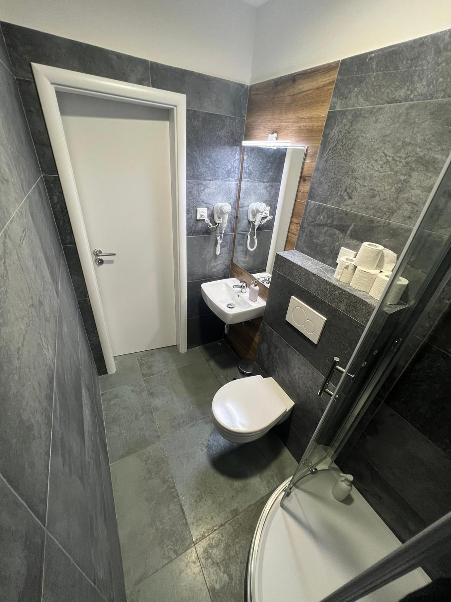 Like A Hostel براغ المظهر الخارجي الصورة